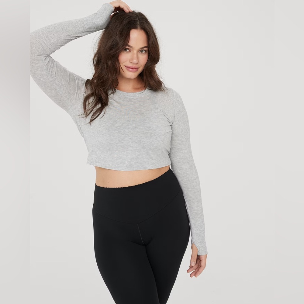 aerie cropped thumbs up top